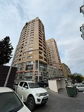 Satılır 3 otaqlı mənzil 125 m² — Bakı, İnşaatçılar 3 otaq 125.00 m²