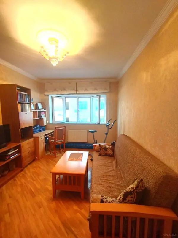 Satılır 4 otaqlı mənzil 110 m²