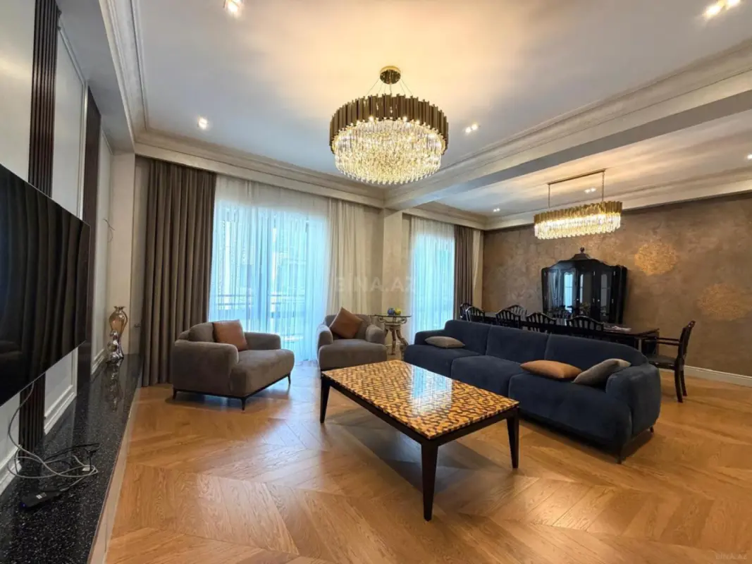 Kirayə verilir 3 otaqlı mənzil 165 m²