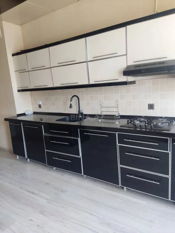 Kirayə verilir 4 otaqlı mənzil 140 m²