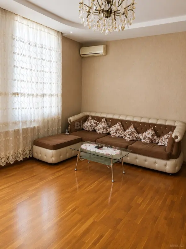 Kirayə verilir 3 otaqlı mənzil 125 m²
