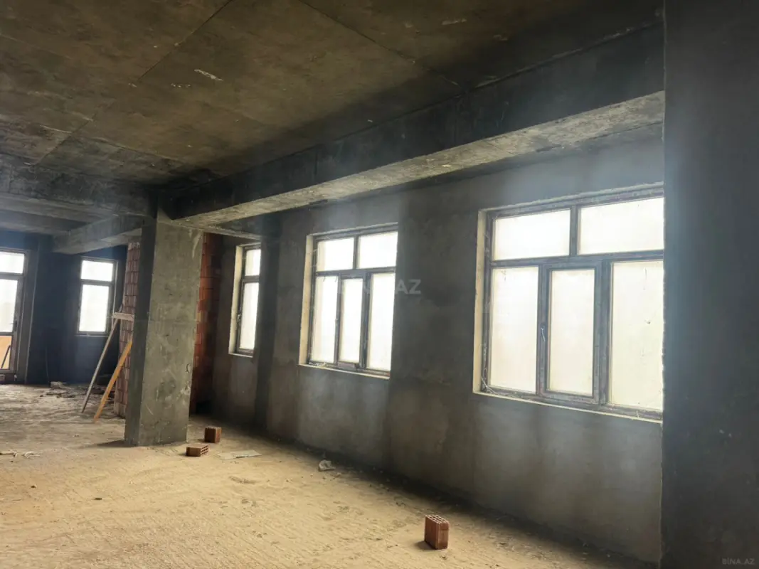 Satılır 3 otaqlı mənzil 125 m²