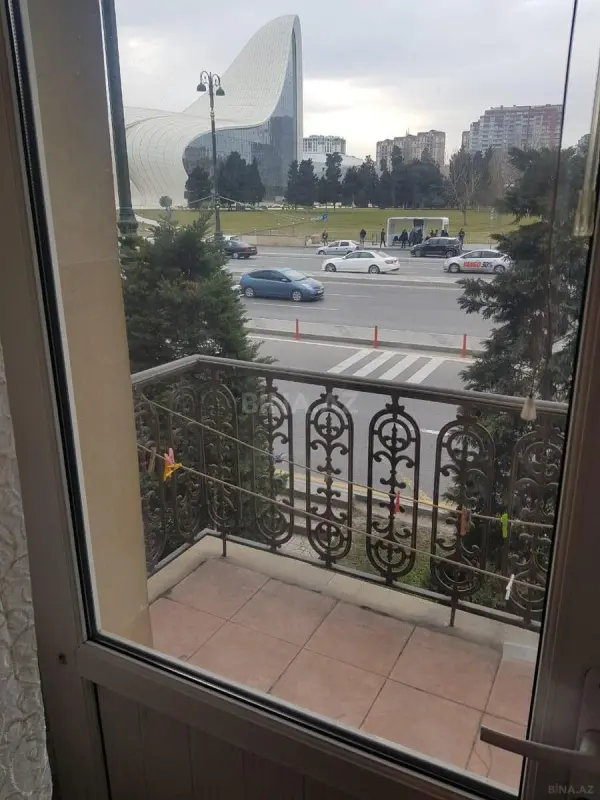 Kirayə verilir 2 otaqlı mənzil 70 m²