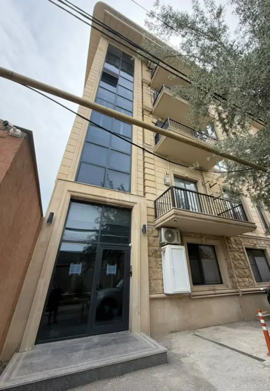 Satılır 3 otaqlı mənzil 125 m²