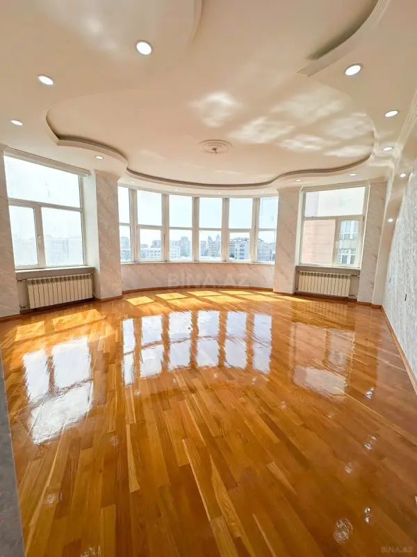 Satılır 3 otaqlı mənzil 160 m²