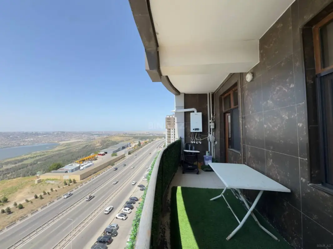 Satılır 3 otaqlı mənzil 122 m²