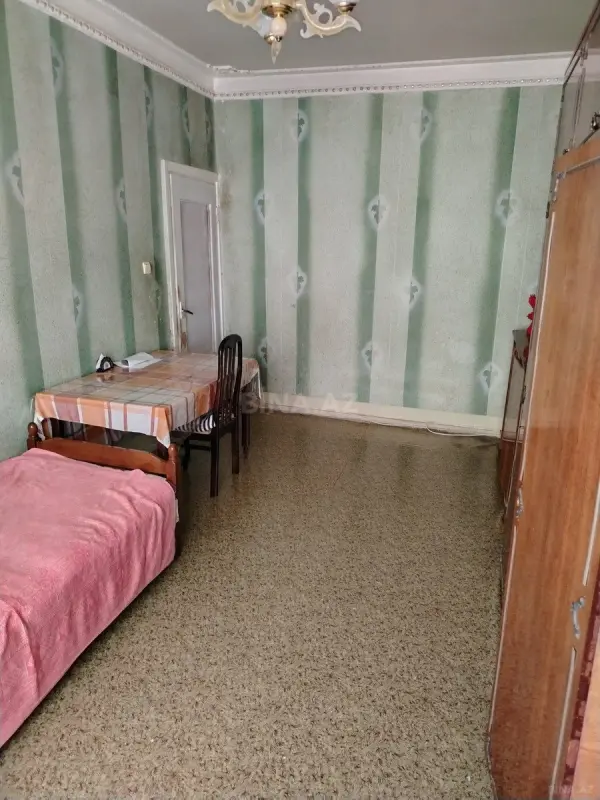 Satılır 5 otaqlı mənzil 110 m²