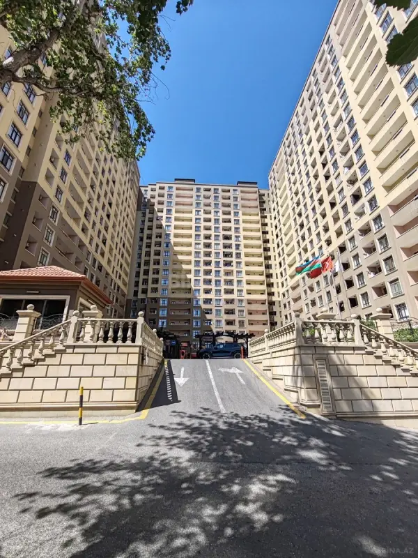 Satılır 3 otaqlı mənzil 117 m²
