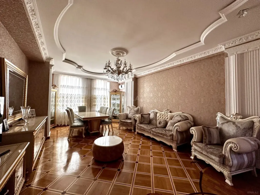 Satılır 4 otaqlı mənzil 155 m²