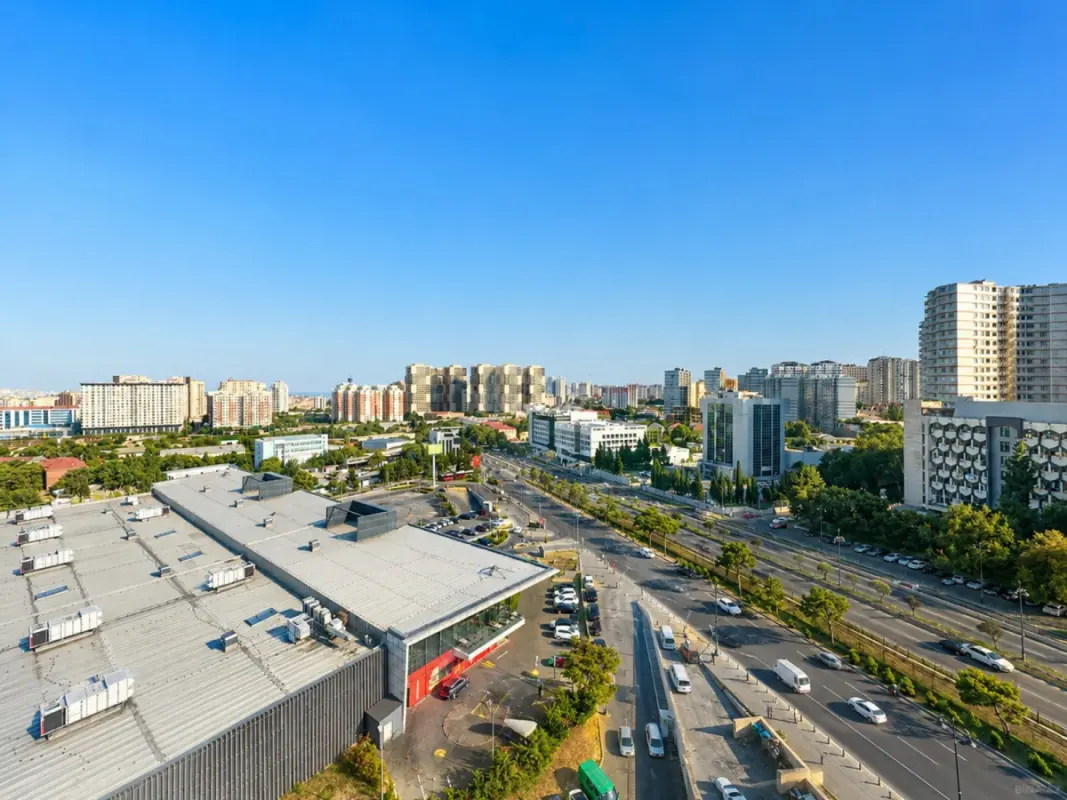 Satılır 3 otaqlı mənzil 135 m²