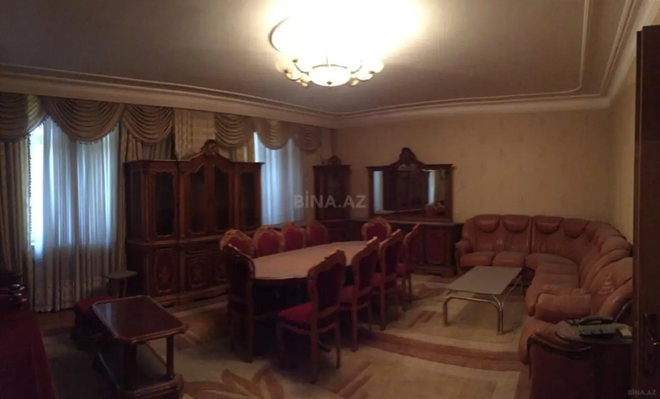 Satılır 6 otaqlı mənzil 162 m²