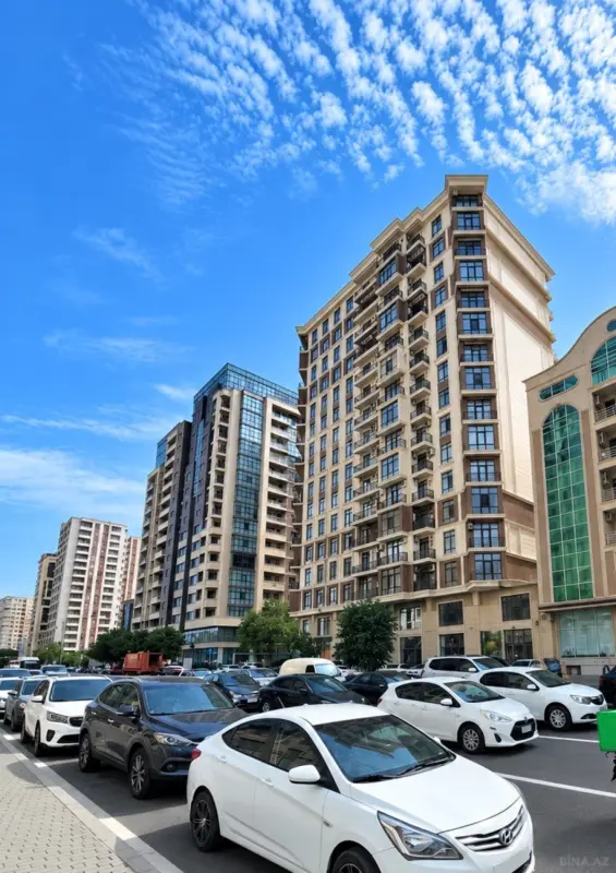 Satılır 3 otaqlı mənzil 177 m²