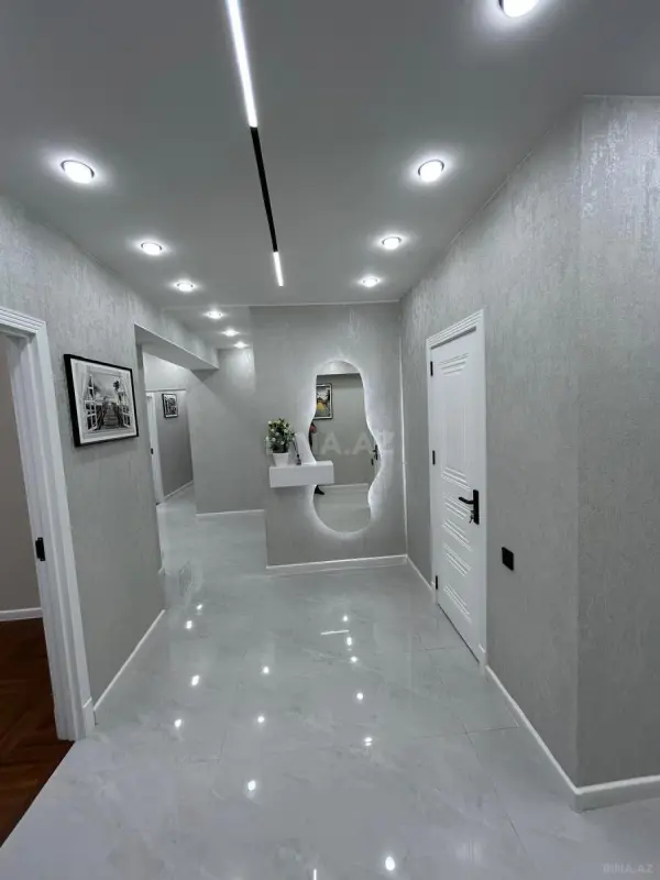 Satılır 3 otaqlı mənzil 117 m²
