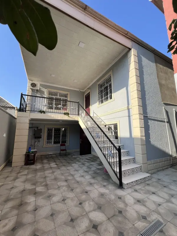 Satılır 6 otaqlı həyət evi 200 m²