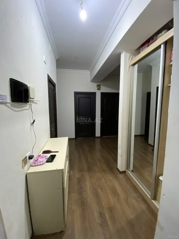 Satılır 4 otaqlı mənzil 82 m²