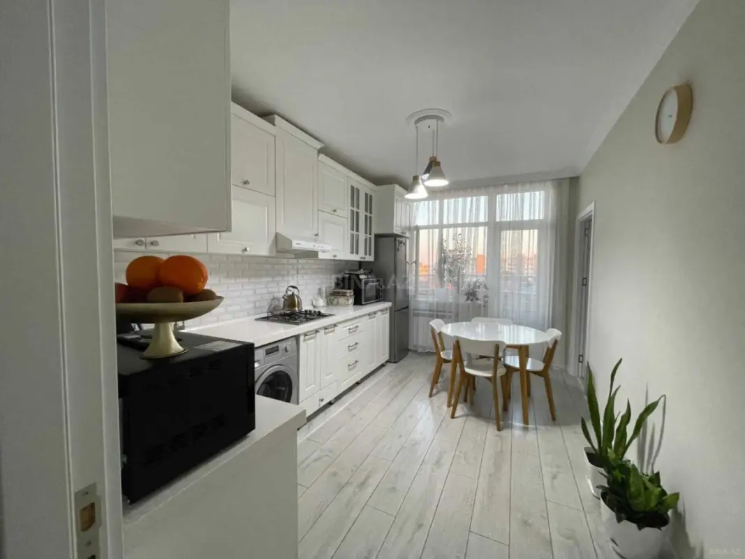 Satılır 3 otaqlı mənzil 110 m²