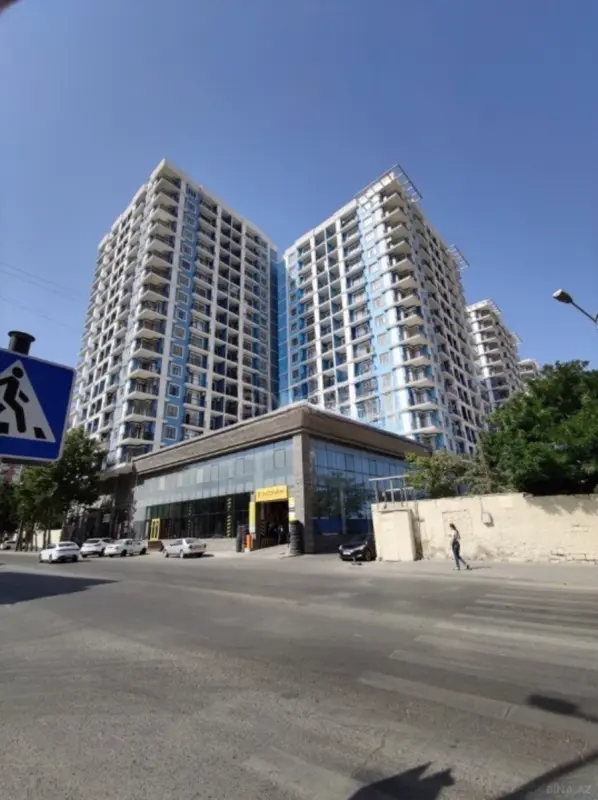 Satılır 4 otaqlı mənzil 185 m²