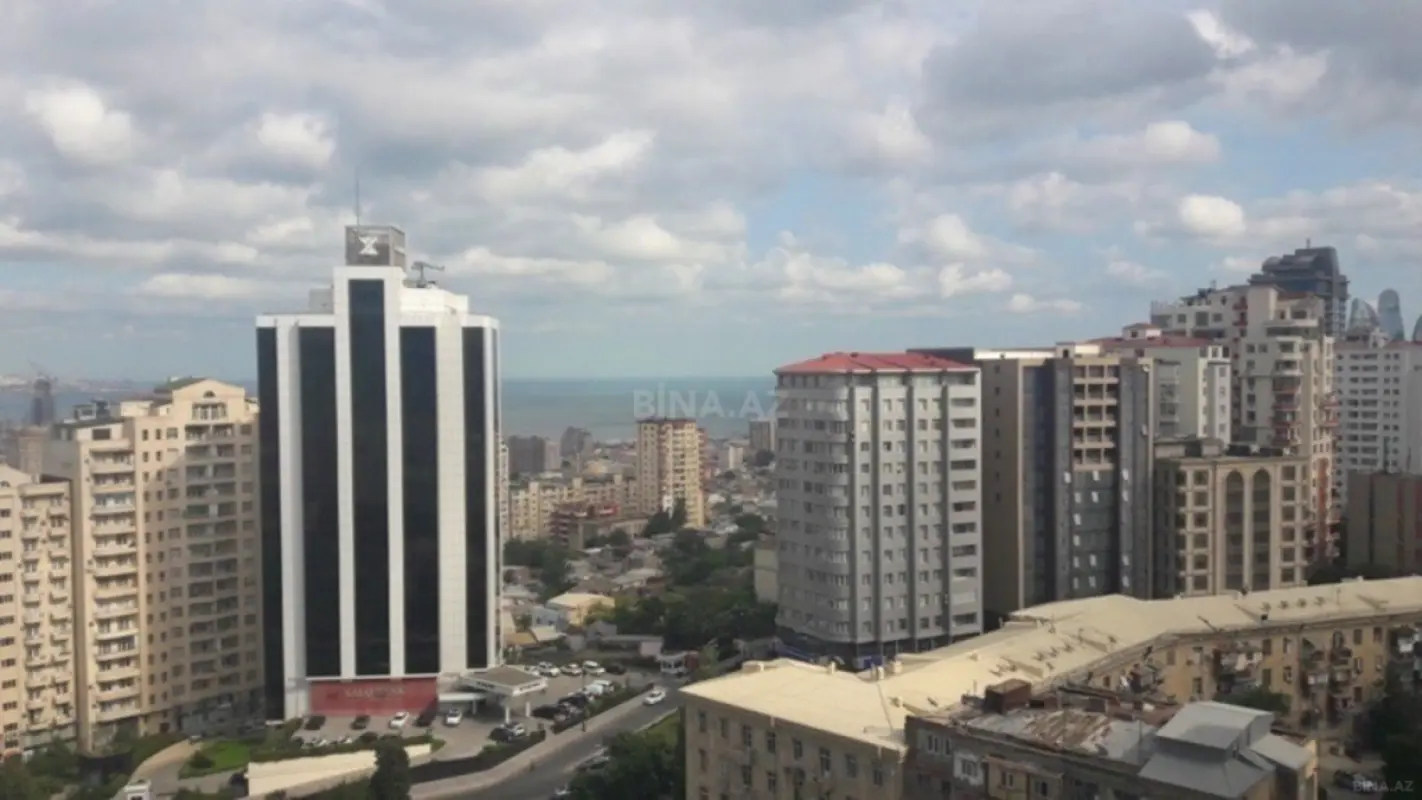 Kirayə verilir 5 otaqlı mənzil 230 m²