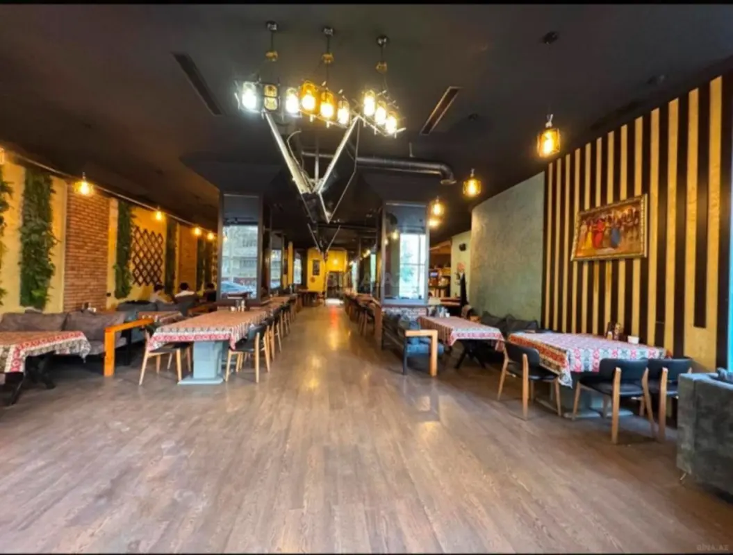 Satılır obyekt 330 m²