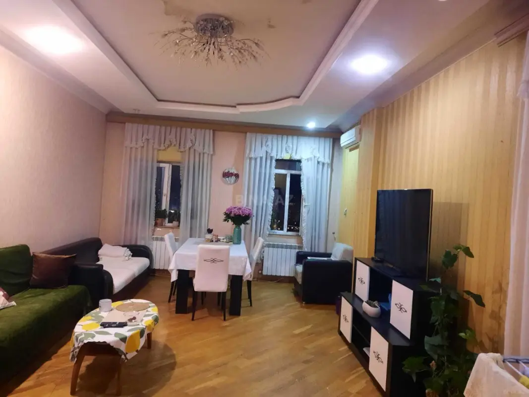 Satılır 3 otaqlı mənzil 118 m²