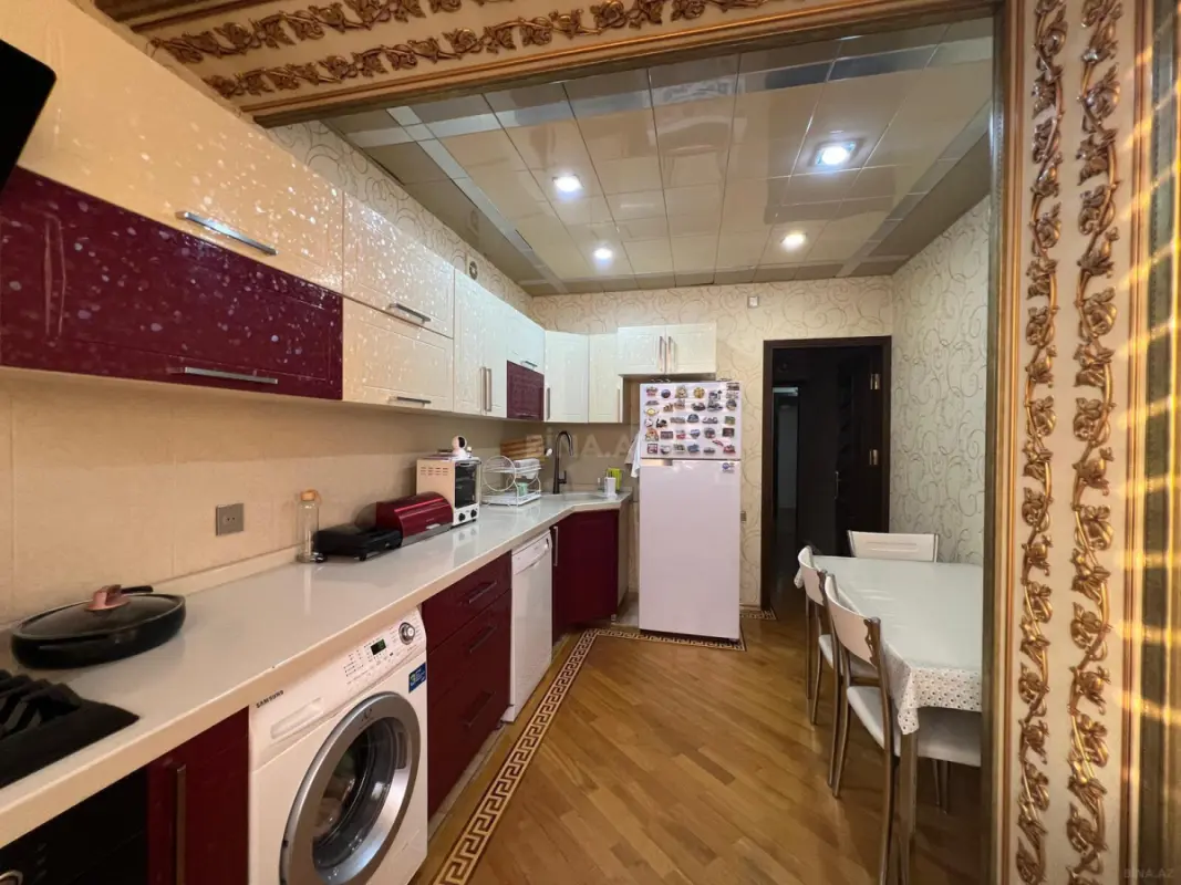 Satılır 4 otaqlı mənzil 105 m²