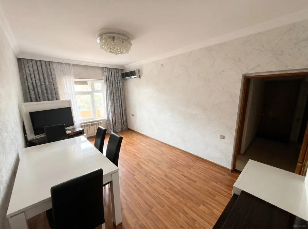Satılır 4 otaqlı mənzil 100 m²