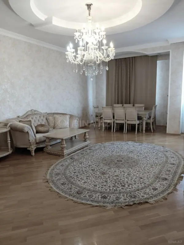 Satılır 3 otaqlı mənzil 170 m²