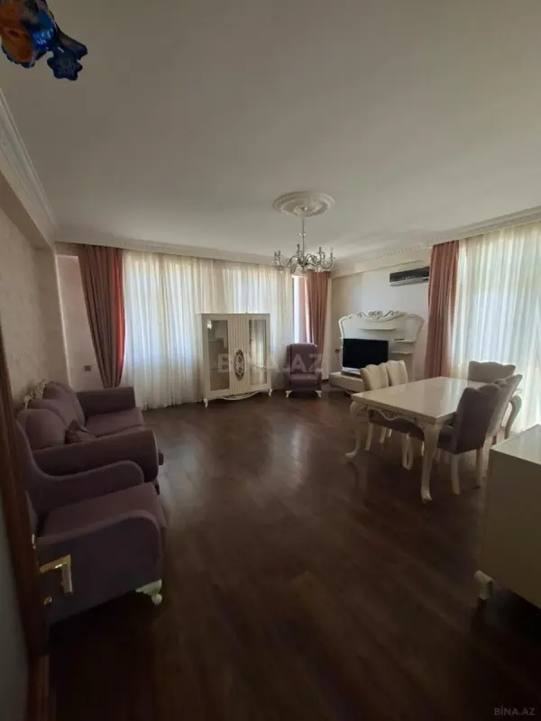 Kirayə verilir 3 otaqlı mənzil 140 m²