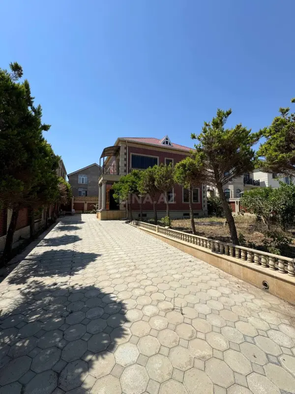 Satılır 5 otaqlı həyət evi 280 m²