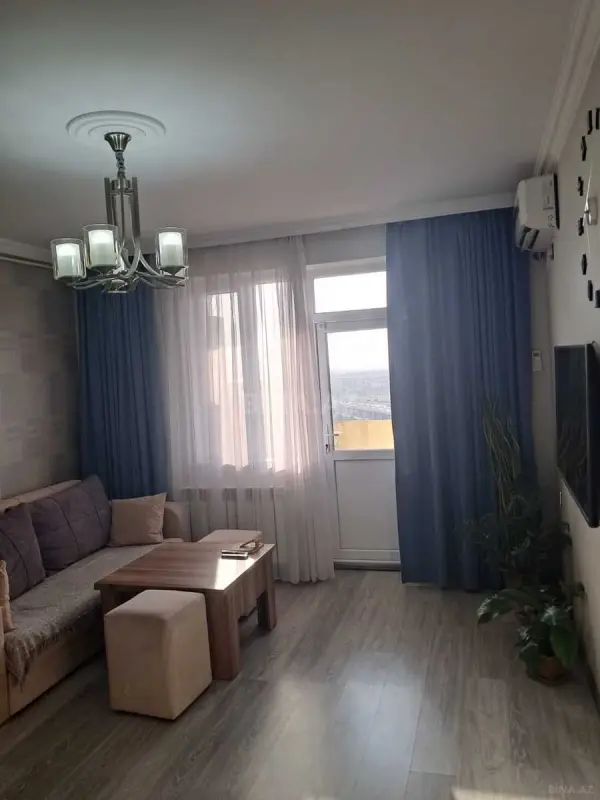 Satılır 4 otaqlı mənzil 83 m²