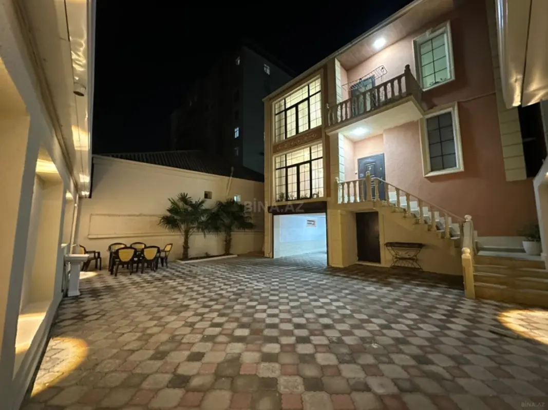 Satılır 4 otaqlı həyət evi 280 m²