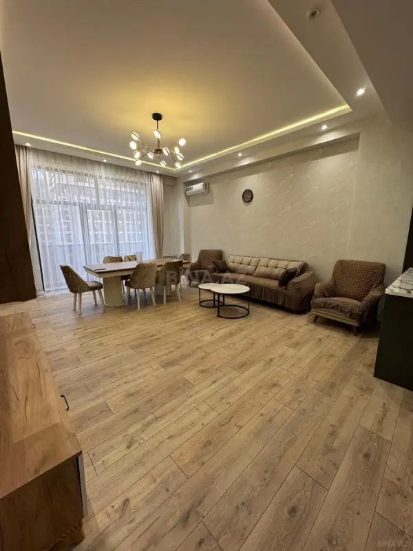 Kirayə verilir 2 otaqlı mənzil 75 m²