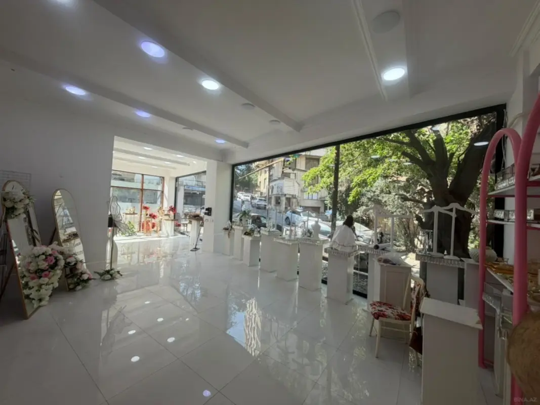 Satılır obyekt 105 m²