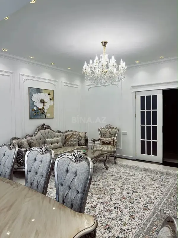 Satılır 4 otaqlı mənzil 147 m²