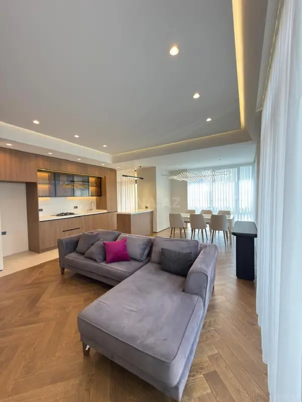 Satılır 3 otaqlı mənzil 113 m²