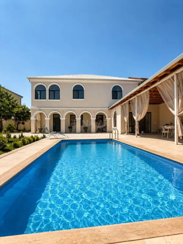 Satılır 7 otaqlı həyət evi 333 m²
