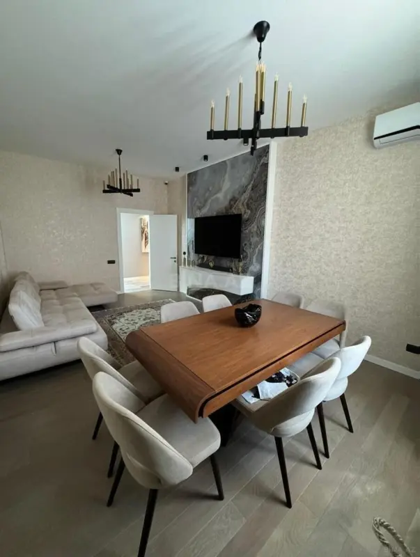 Satılır 3 otaqlı mənzil 120 m²