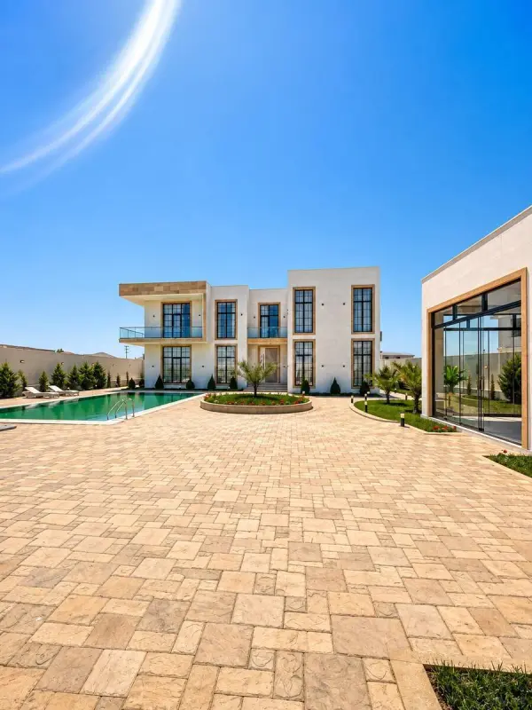 Satılır 5 otaqlı həyət evi 570 m²