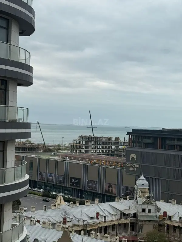 Kirayə verilir 3 otaqlı mənzil 140 m²