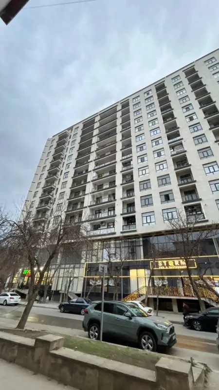 Satılır 2 otaqlı mənzil 83 m²