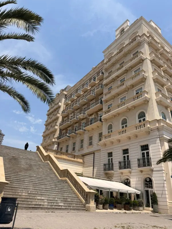 Satılır 3 otaqlı mənzil 112 m²