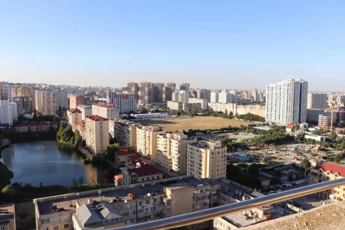 Kirayə verilir 3 otaqlı mənzil 134 m²