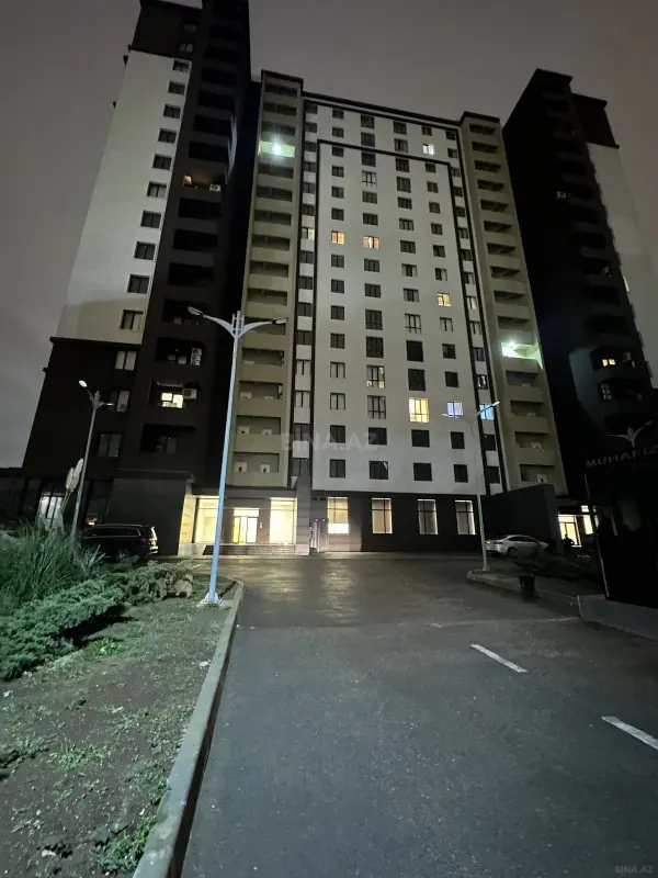 Satılır 4 otaqlı mənzil 181 m²