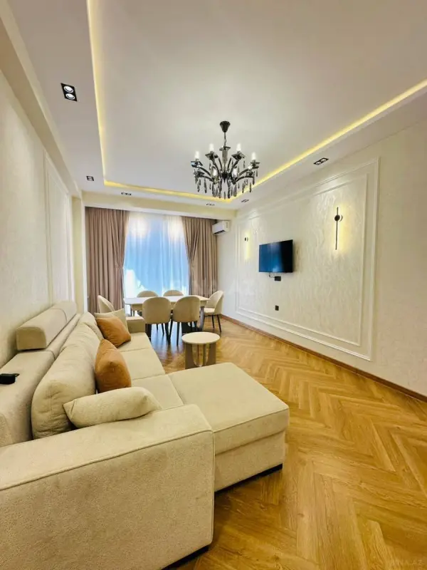 Kirayə verilir 2 otaqlı mənzil 70 m²