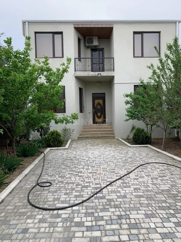 Satılır 4 otaqlı həyət evi 220 m²