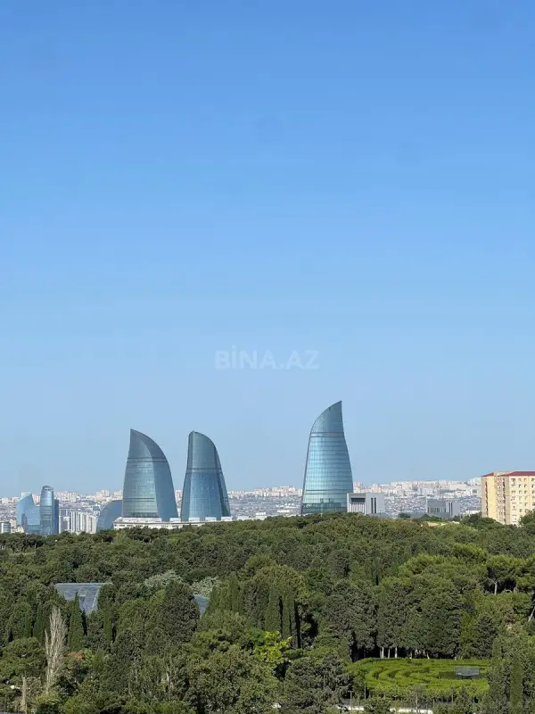 Satılır 4 otaqlı mənzil 170 m²