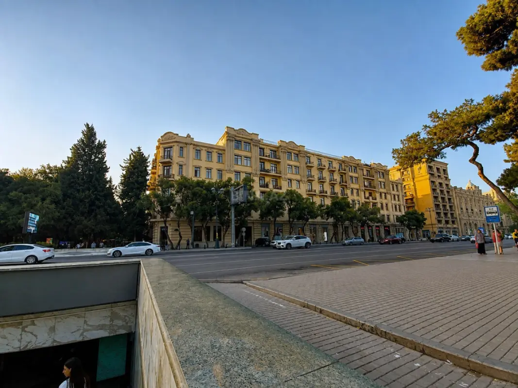 Satılır 2 otaqlı mənzil 85 m²