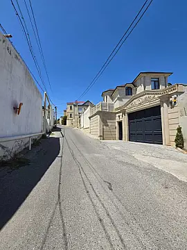 Kirayə verilir 10 otaqlı həyət evi 800 m² — Bakı, Badamdar 10 otaq 800.00 m²