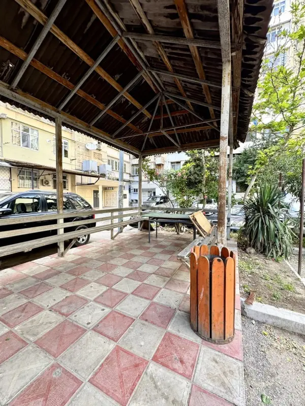 Satılır 4 otaqlı mənzil 110 m²