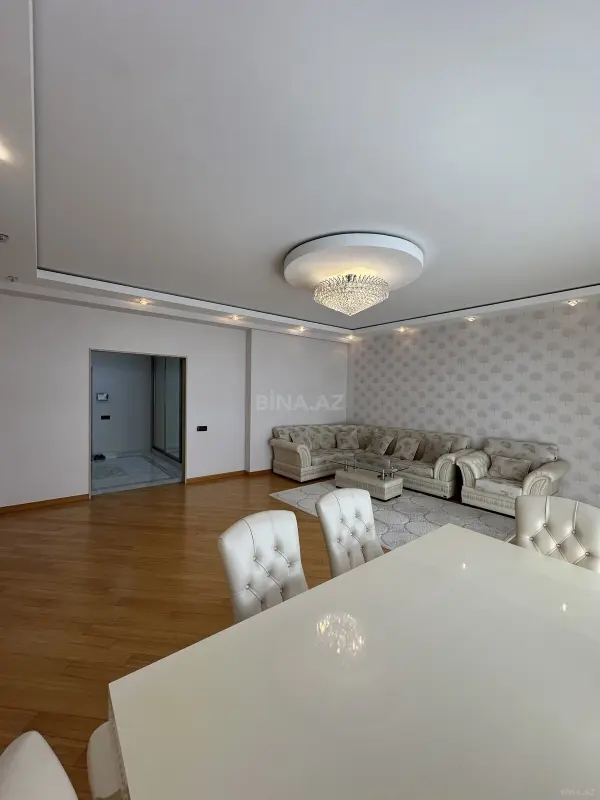 Kirayə verilir 3 otaqlı mənzil 160 m²